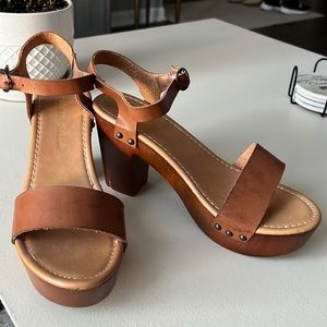 Lifft Sandal